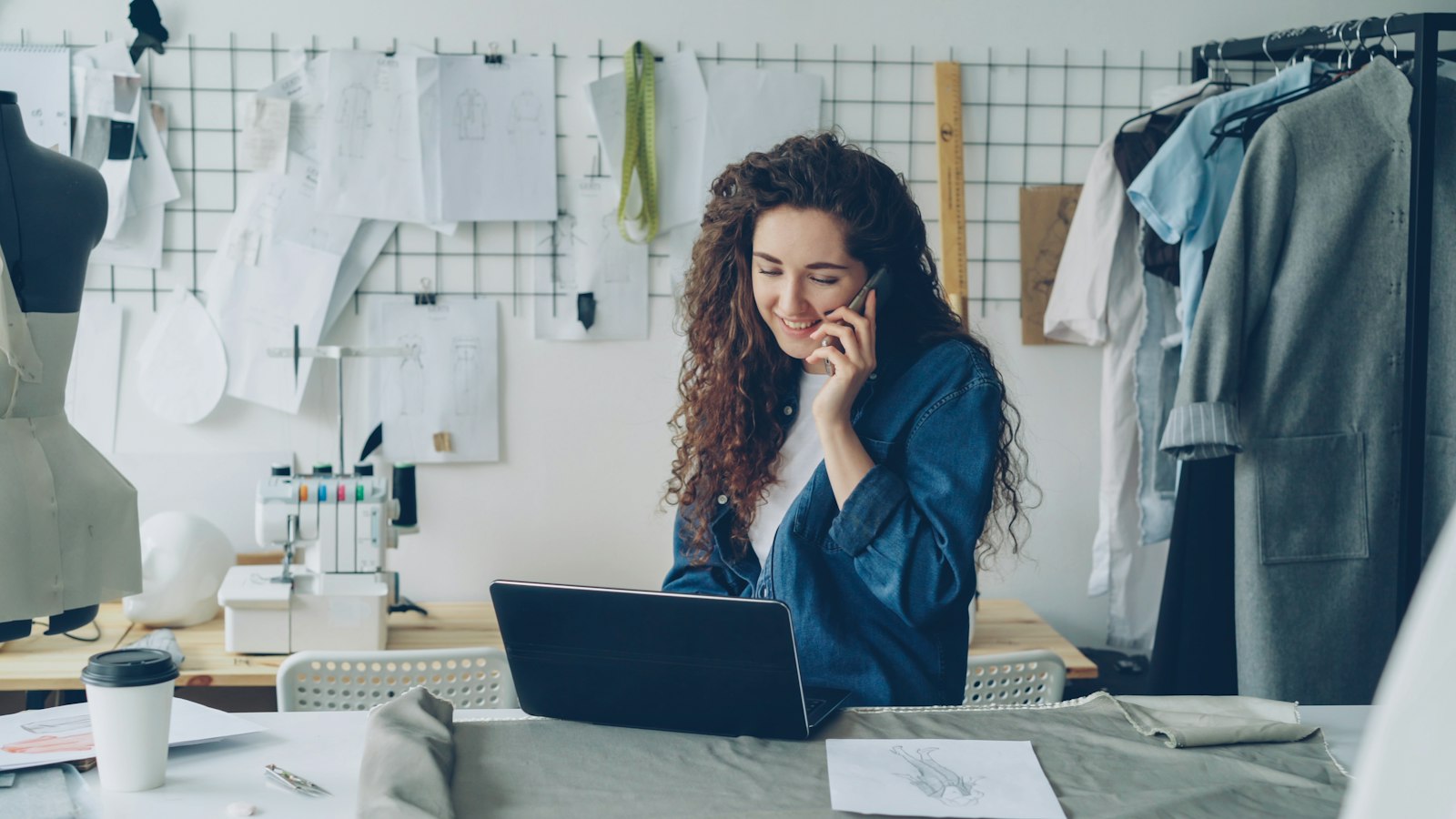 The Top 10 Reasons You Need a Live Phone Answering Service For Small Business
